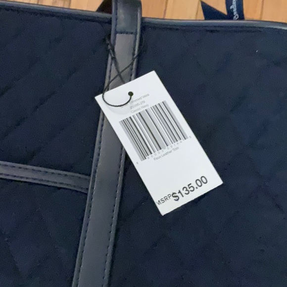 Small Trimmed Vera in Classic Navy - Picture 5 of 6